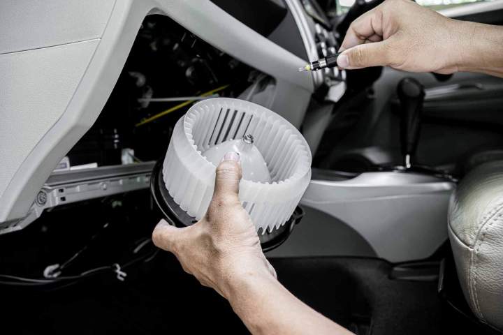 Changement filtre clim auto Sisco