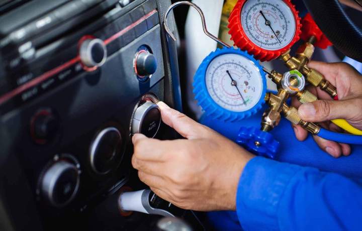 Maintenance et réparation de climatisation automobile